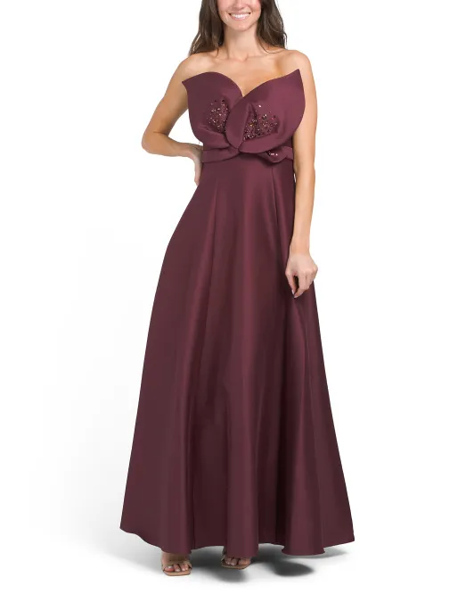 Платье без бретелек с бисером и лепестками Badgley Mischka, цвет Wine