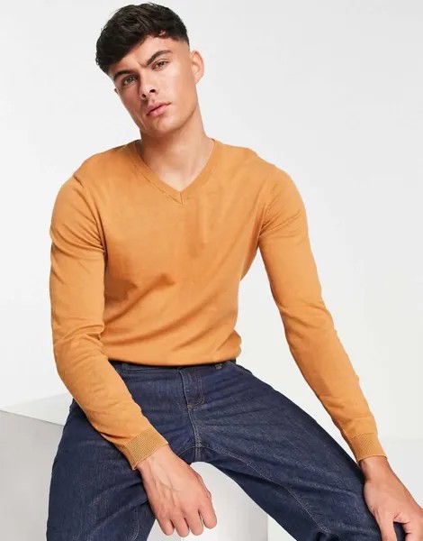 Светло-коричневый вязаный хлопковый джемпер с v-образным вырезом ASOS DESIGN