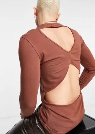 Облегающий коричневый лонгслив с вырезами на спине ASOS DESIGN-Коричневый цвет
