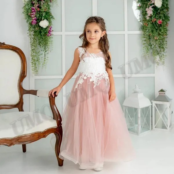Платье для девочки телесного и розового цвета с цветочным принтом
