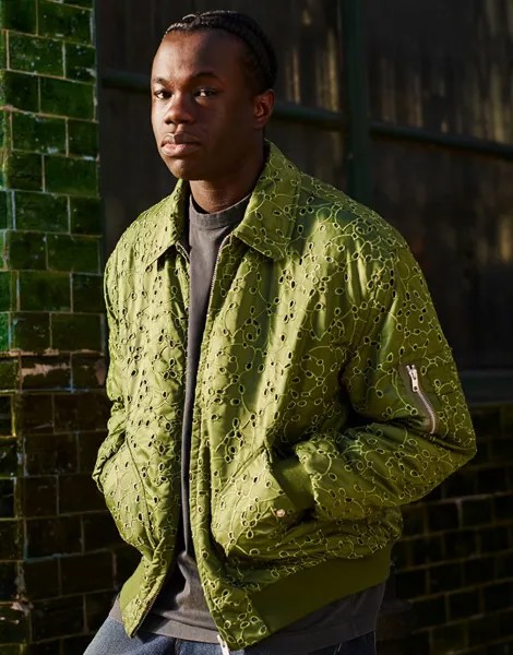 Объемный бомбер цвета хаки с вышивкой ASOS DESIGN