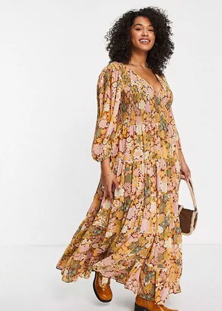 Платье макси горчичного цвета с присборенным запахом, ярусной юбкой и цветочным принтом ASOS DESIGN Curve-Разноцветный