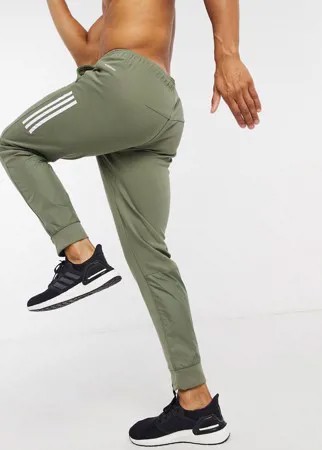 Джоггеры цвета хаки с тремя полосками adidas Training-Зеленый