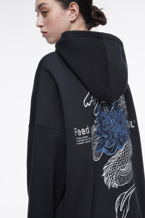 Худи oversize утепленная с капюшоном и драконом