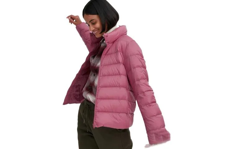 Пуховик женский персиковый Powder-12 Uniqlo