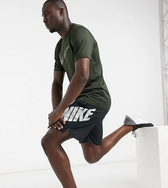 Черная футболка с камуфляжным логотипом-галочкой Nike Training Tall-Зеленый цвет
