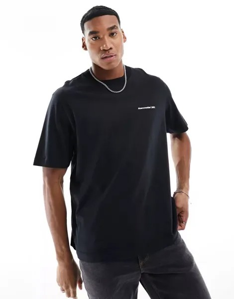 Черная футболка Abercrombie & Fitch с небольшим логотипом спереди