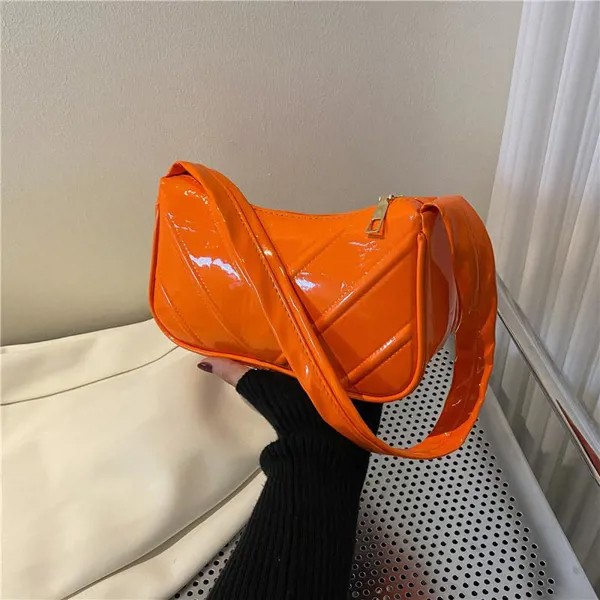 Популярная корейская версия сумки для подмышек 2022 Новый тренд Мода Одно плечо Отступ Маленькая сумка на плечо Простой однотонный багет