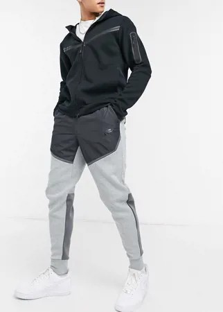 Серые флисовые джоггеры в дизайне колор блок Nike Tech Fleece-Серый
