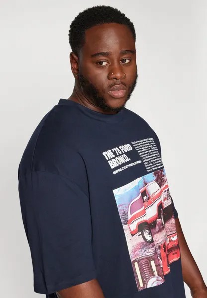 Футболки с принтом DRAKE TEE BOXY FIT PLUS Redefined Rebel, темно-синий