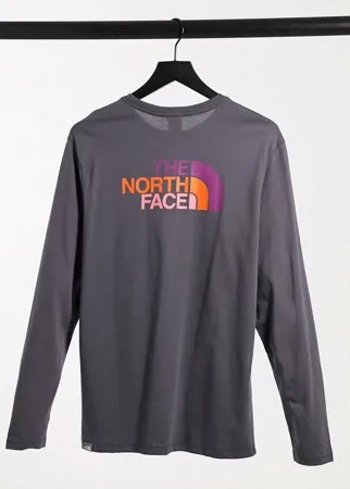 Серый лонгслив с разноцветным логотипом The North Face Easy