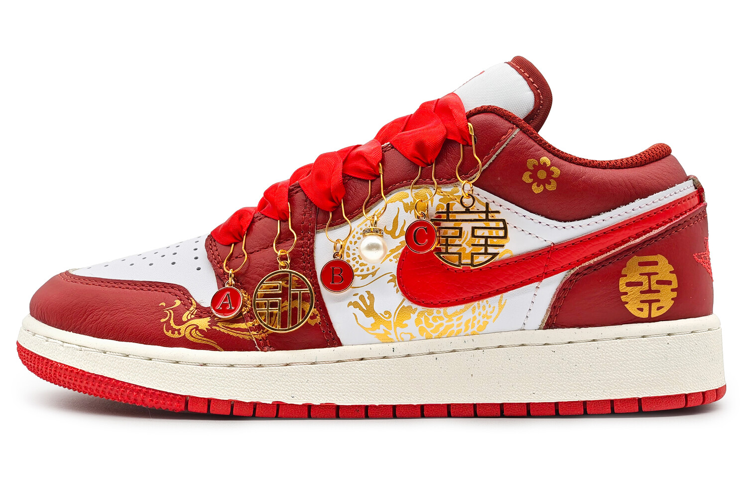 Кроссовки Air Jordan 1 Vintage Basketball Shoes Women's Low-top White/gold, белый/красный
