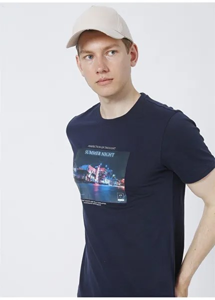 Темно-синяя мужская футболка с круглым вырезом и стандартным узором с принтом Aeropostale