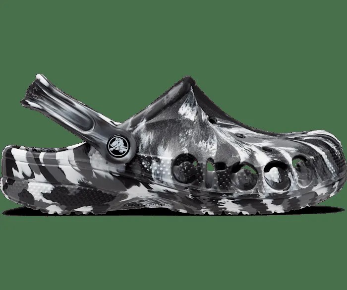 Сабо Baya с мраморной отделкой Crocs женские, цвет Black / White