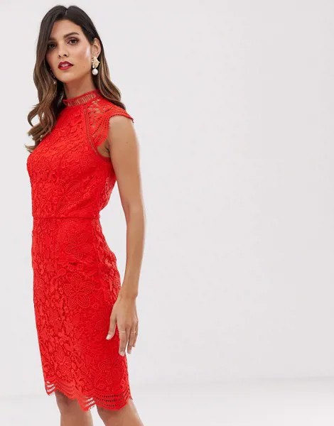 Красное кружевное платье-футляр с фактурной отделкой Chi Chi London-Красный