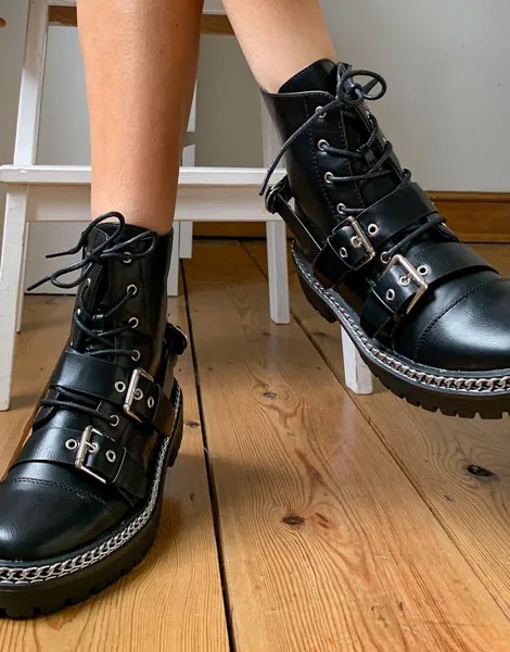 Черные походные ботинки из искусственной кожи на массивной подошве с отделкой цепочкой Truffle Collection-Черный цвет