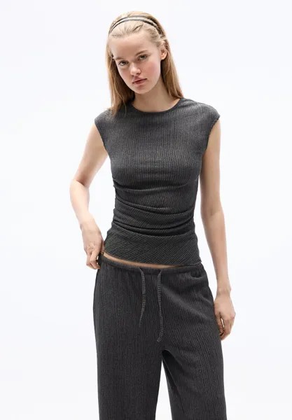 Топ GATHERED SLEEVELESS PULL&BEAR, цвет grey