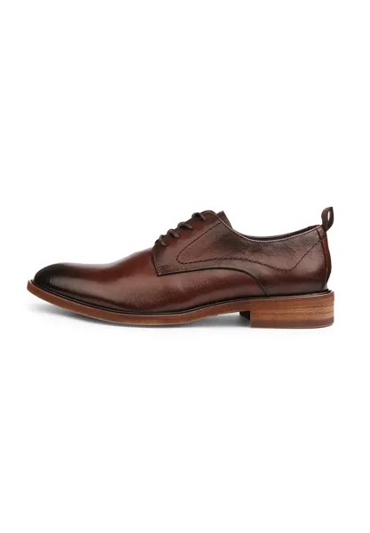 Туфли на шнуровке Bata, коричневый