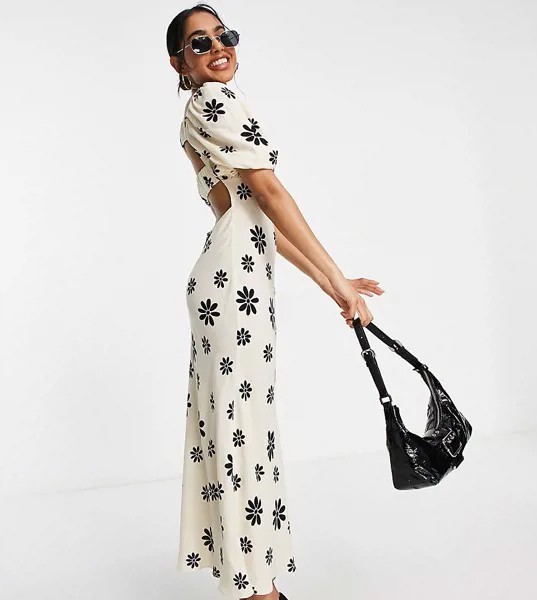 Платье миди с квадратным вырезом, эластичными вставками и цветочным принтом кремового и черного цветов ASOS DESIGN Petite-Разноцветный