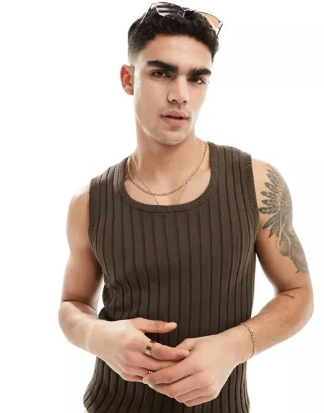 Коричневая приталенная майка ASOS с легким трикотажем в рубчик и вырезом-лодочкой