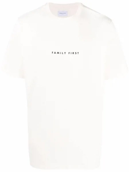 Family First футболка с логотипом