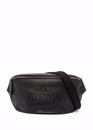 Valentino Garavani поясная сумка с тисненым логотипом
