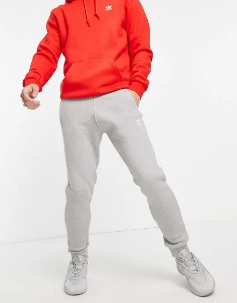 Серые джоггеры узкого кроя с небольшим логотипом adidas Originals Essentials