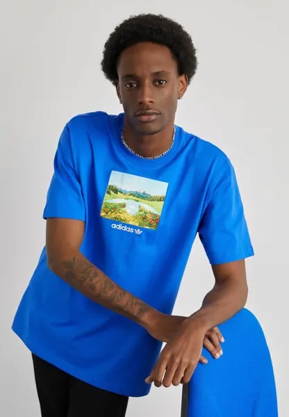 Футболка с принтом GRAPHIC adidas Originals, цвет blue