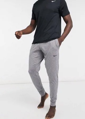 Серые джоггеры Nike Yoga-Серый