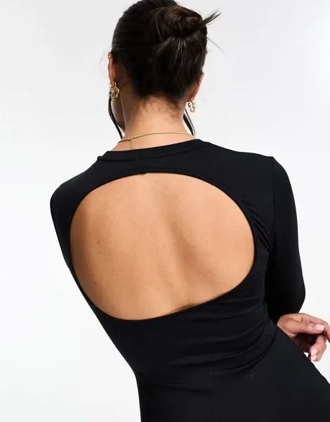 Черное моделирующее платье макси с длинными рукавами и открытой спиной Bershka