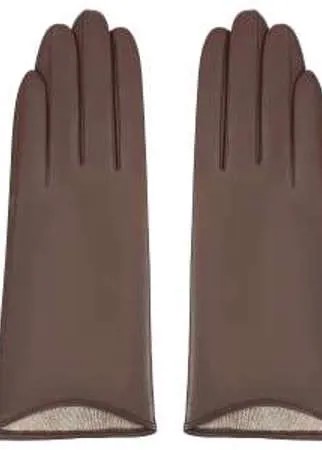 Кожаные перчатки премиальной линии ALLA PUGACHOVA коричневого цвета с подкладкой из шерсти. Такой аксессуар не только надежно защитит ваши руки от холода, но и позволит пользоваться гаджетами с сенсорными экранами не снимая перчаток.