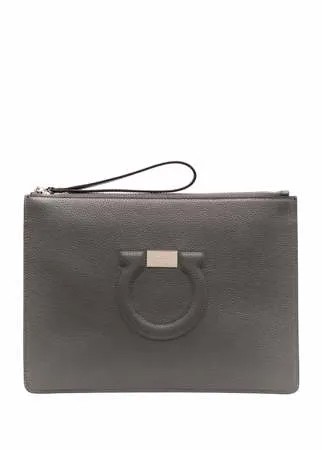 Salvatore Ferragamo клатч с тисненым логотипом