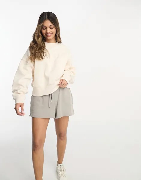 Кремовый свитшот с логотипом в центре adidas Originals Essential-Белый