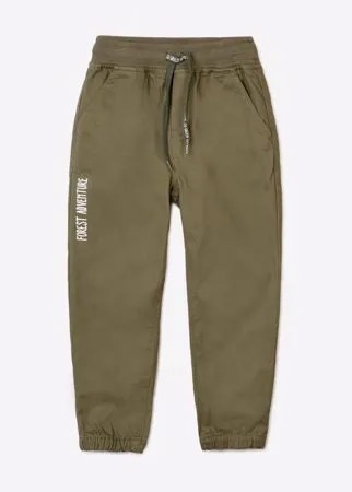 Хаки джинсы Jogger с принтом Forest adventure для мальчика Gloria Jeans