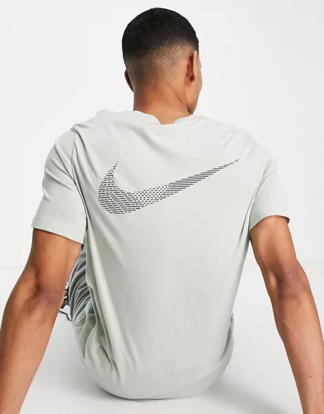 Мятно-зеленая футболка Nike Running Run Division Dri-FIT-Зеленый цвет