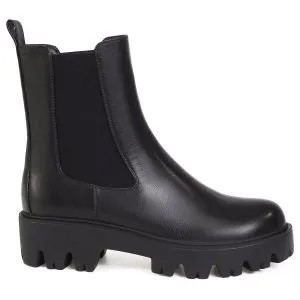Челси EKONIKA из коллекции FW21/22 базового чёрного цвета из натуральной кожи с характерными эластичными вставками по бокам. Подкладка из мягкой кожи делает пару максимально комфортной. Стилисты рекомендуют сочетать такую модель с повседневными образами в стиле casual.