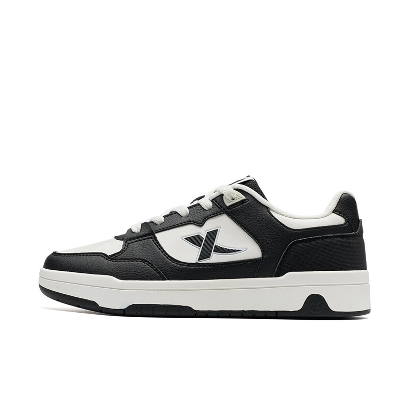 Кроссовки XTEP Skateboarding Shoes Women's Low-top Black/White, черный/белый