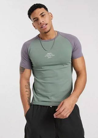 Облегающая футболка с рукавами реглан и принтом 