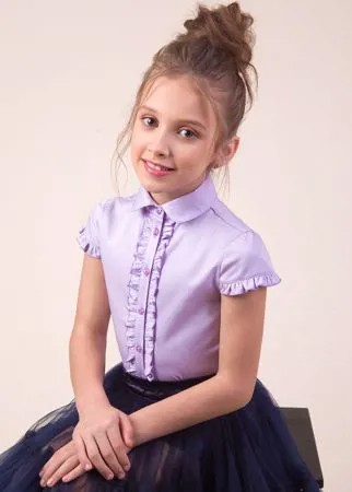 Блузка сиреневого цвета с рюшем по полочке 