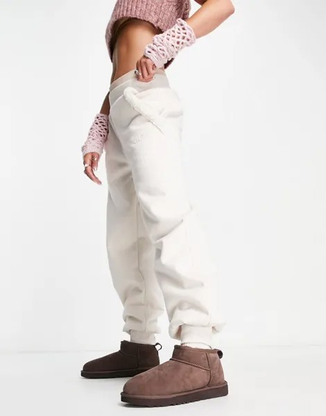 Шоколадные ботинки UGG Classic Ultra Mini