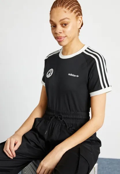 Футболка с принтом SOCCER adidas Originals, черный