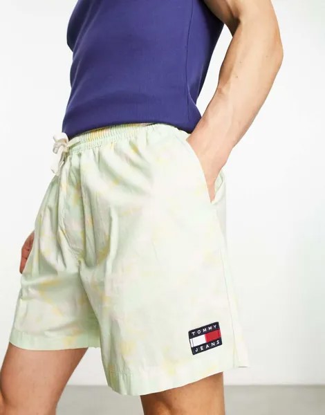 Разноцветные шорты с камуфляжным логотипом и флагом Tommy Jeans