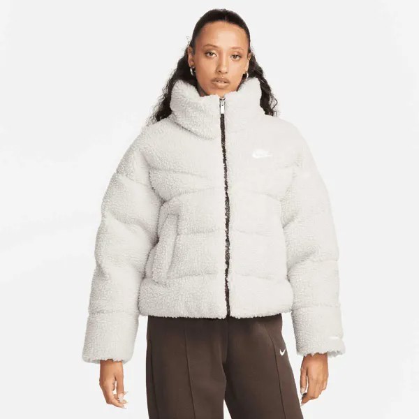 Куртка W NSW THERMA-FIT CITY SHERPA JACKET Nike, цвет Knochenbeige/Schwarz/Weiß