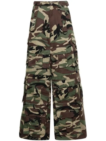 VETEMENTS широкие джинсы с камуфляжным принтом, зеленый