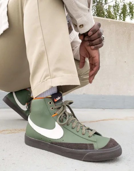 Оливковые винтажные кроссовки Nike Blazer Mid '77 t
