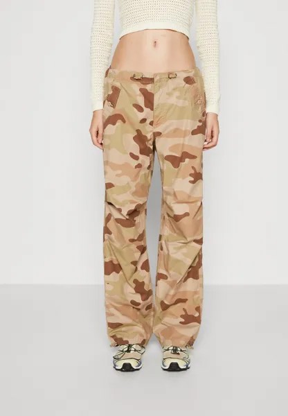 Брюки Parachute Pant American Eagle, зеленый