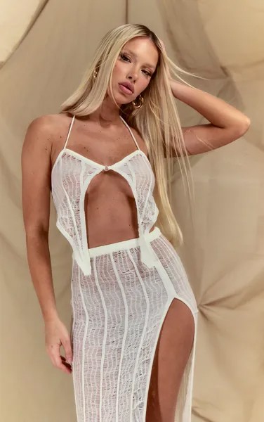 PrettyLittleThing Белый вязаный бралетт без косточек с асимметричным подолом и кольцом на подоле