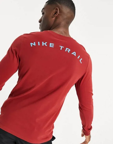 Бордовый лонгслив Nike Running Trail-Красный