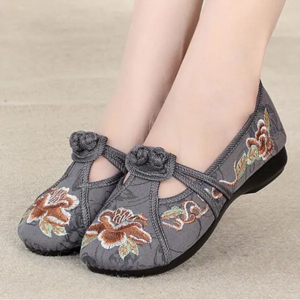 Традиционные вышитые женщины плоские туфли Мягкие лоферы Весенняя осень Слип на китайской обуви