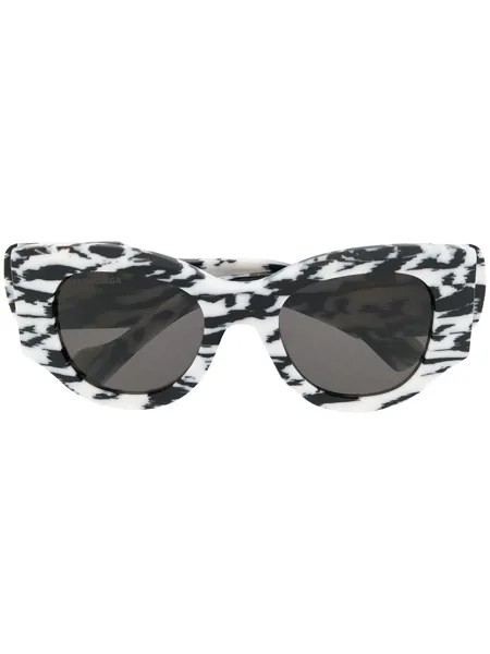 Balenciaga Eyewear солнцезащитные очки Paris в оправе 'кошачий глаз'